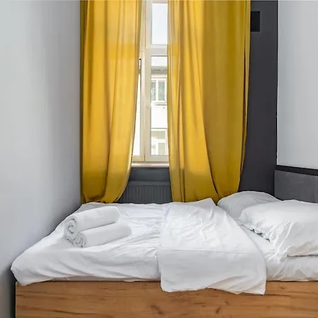 Apartment Jaracza 6 B *